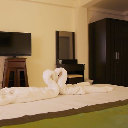 Charn Residence Bangsaen Extérieur photo