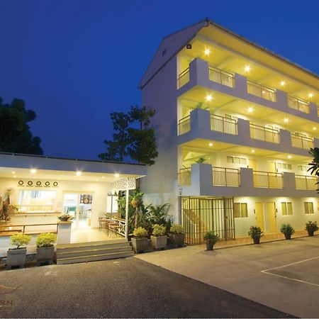 Charn Residence Bangsaen Extérieur photo