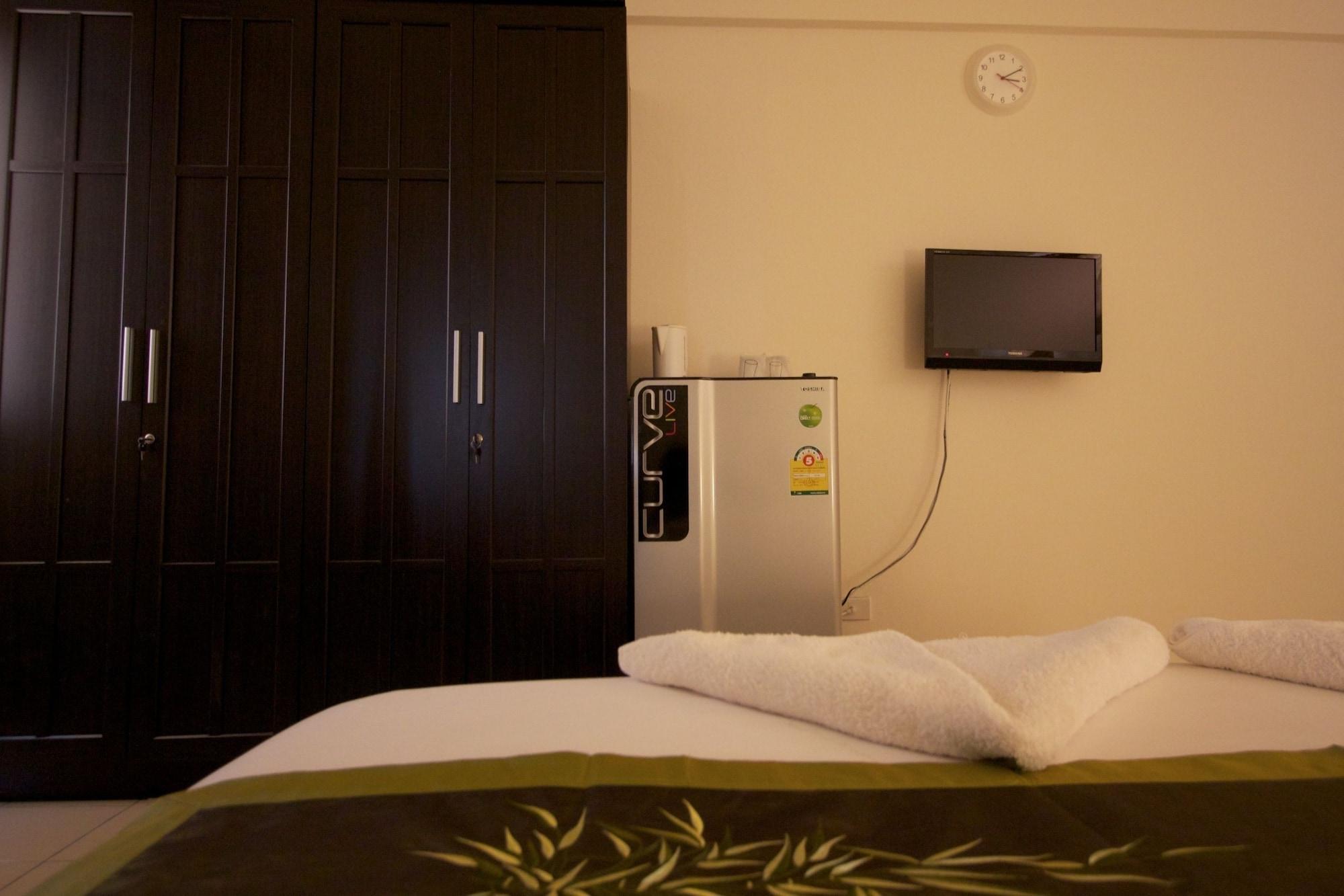Charn Residence Bangsaen Extérieur photo