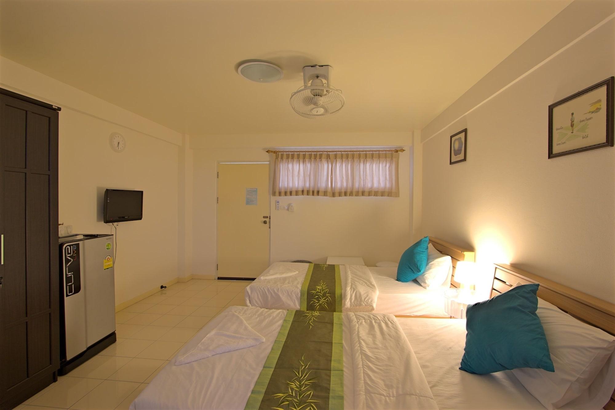 Charn Residence Bangsaen Extérieur photo