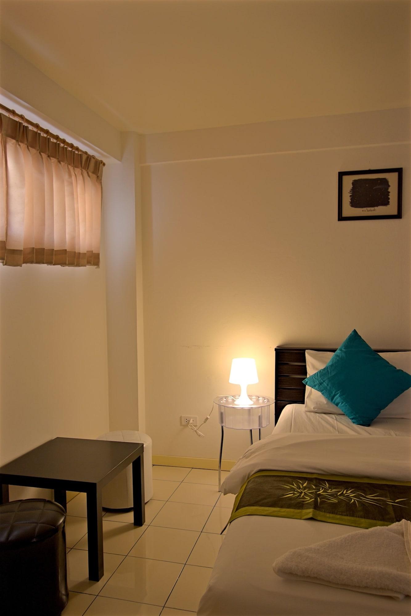 Charn Residence Bangsaen Extérieur photo