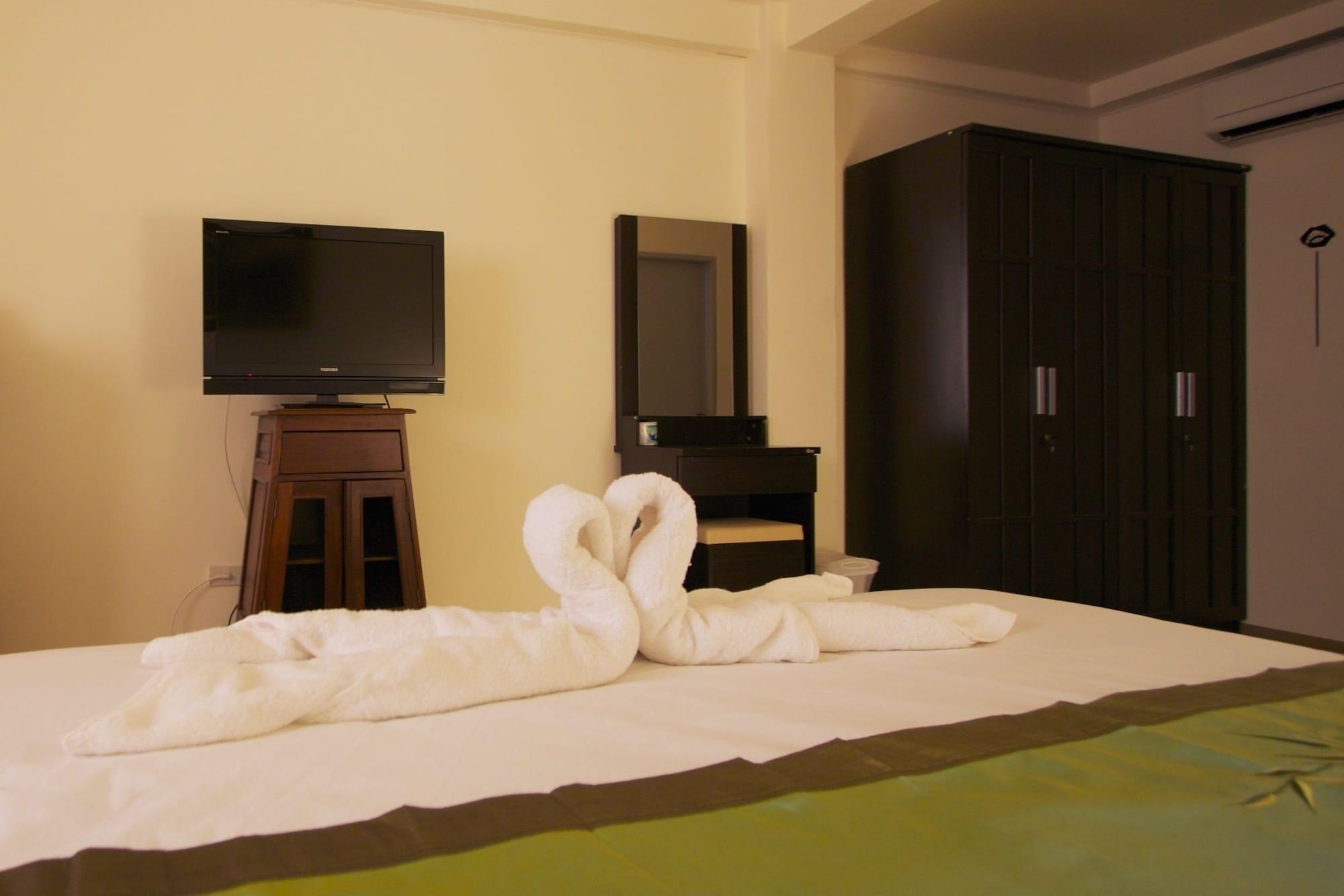 Charn Residence Bangsaen Extérieur photo