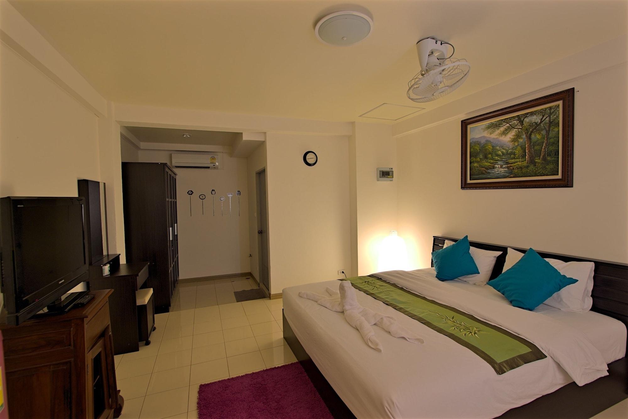 Charn Residence Bangsaen Extérieur photo