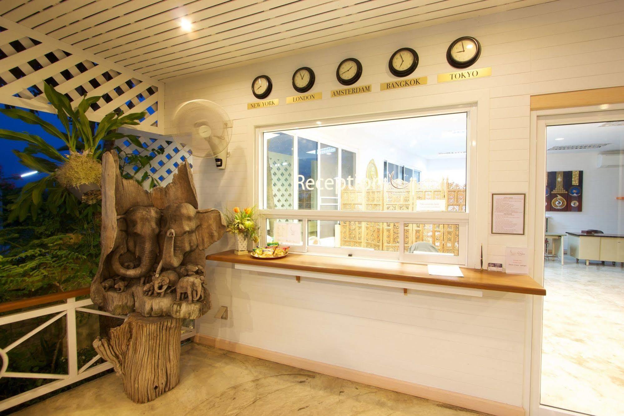 Charn Residence Bangsaen Extérieur photo