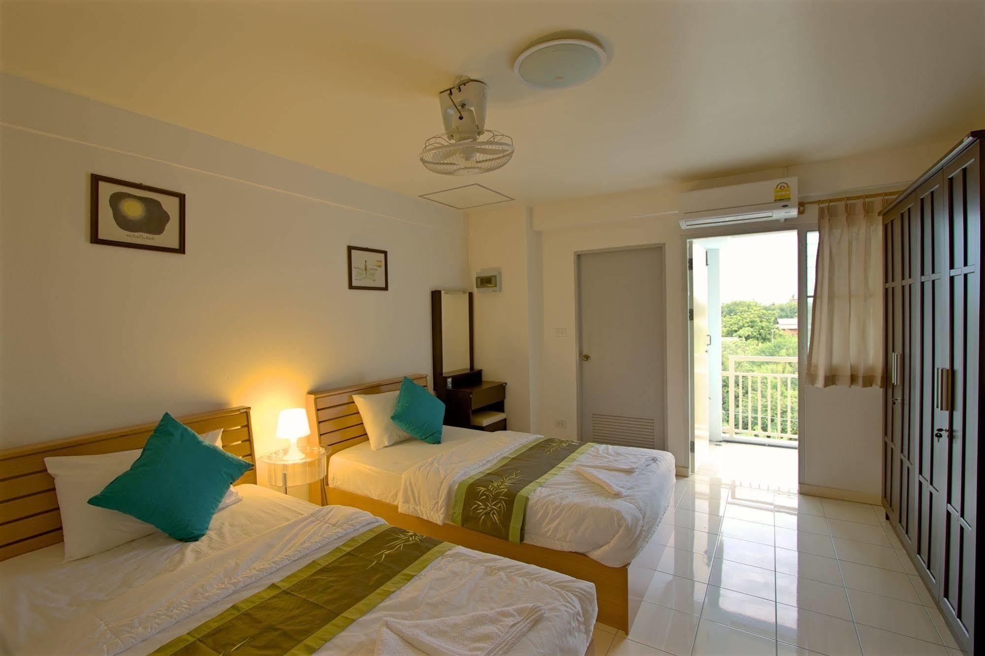 Charn Residence Bangsaen Extérieur photo