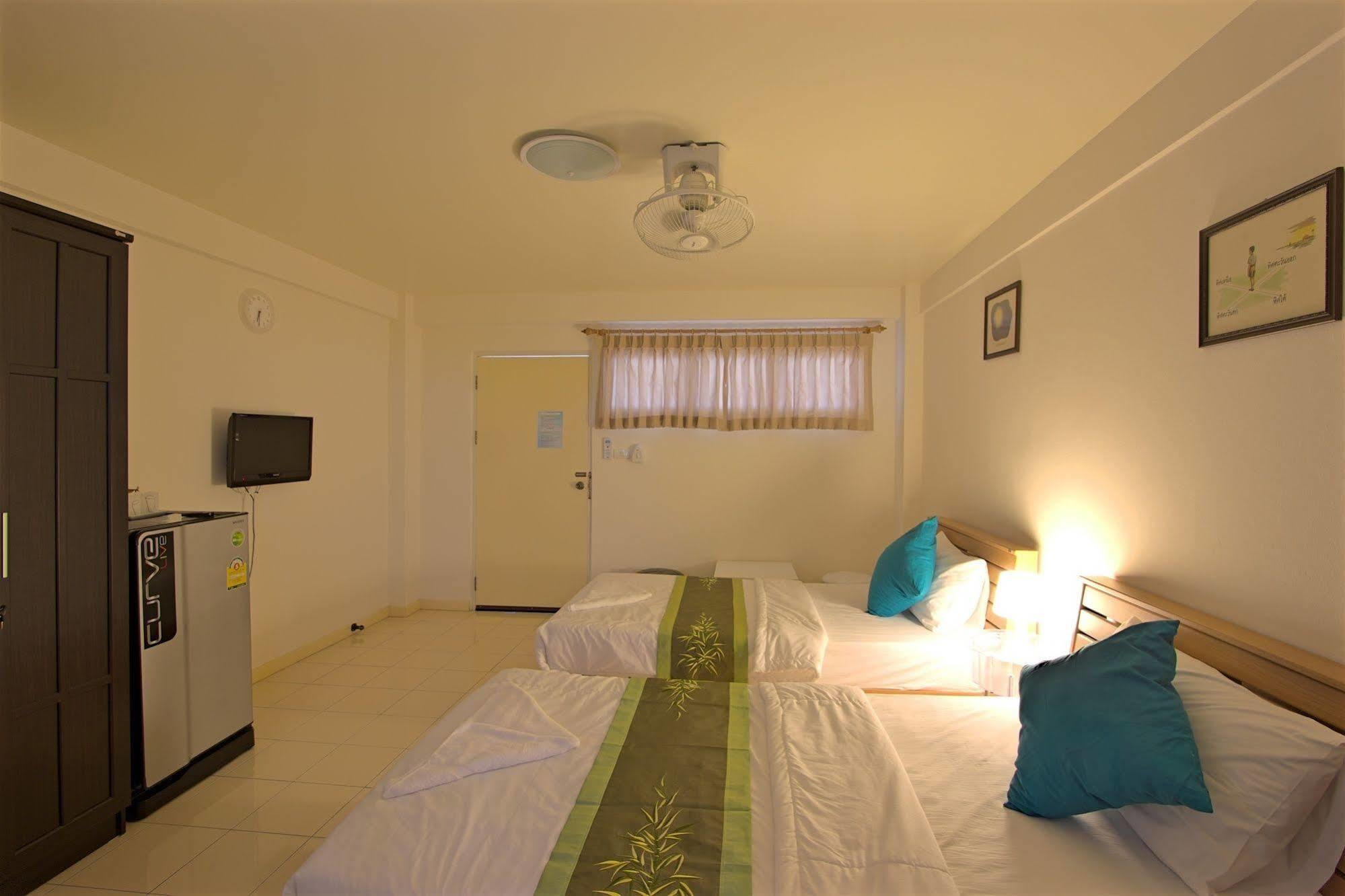 Charn Residence Bangsaen Extérieur photo