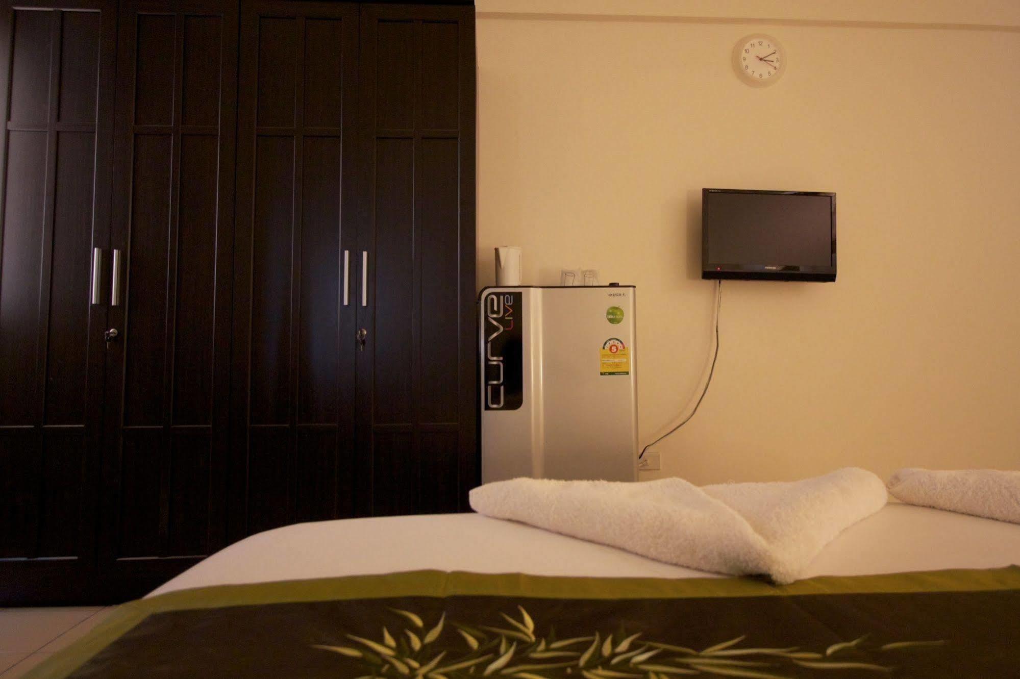Charn Residence Bangsaen Extérieur photo